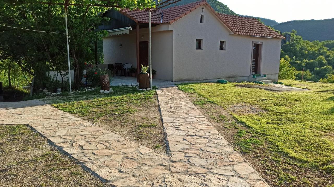 Village House - Novak Rijecani Rijeka Crnojevica Ngoại thất bức ảnh