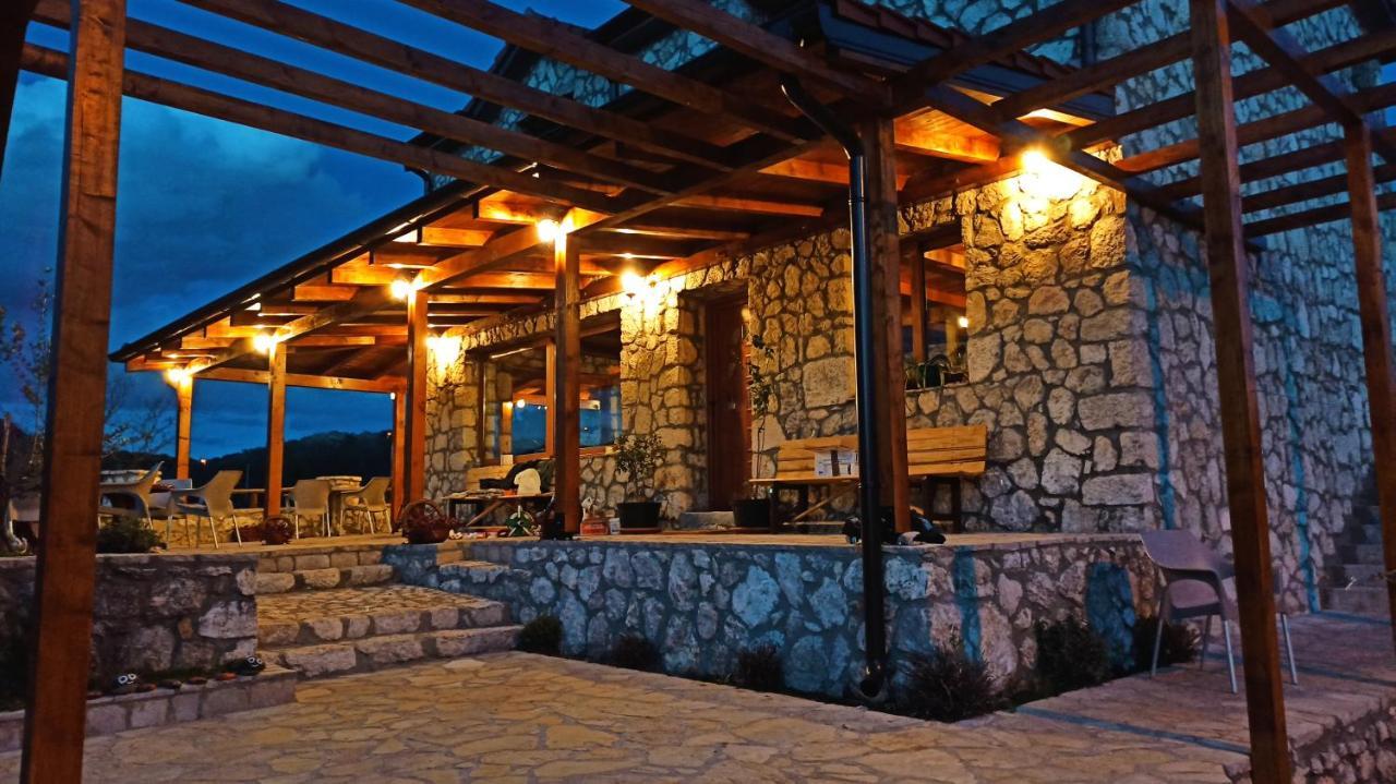 Village House - Novak Rijecani Rijeka Crnojevica Ngoại thất bức ảnh